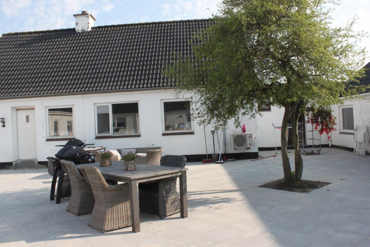 Motel Hune Apartments Блокхус Екстериор снимка