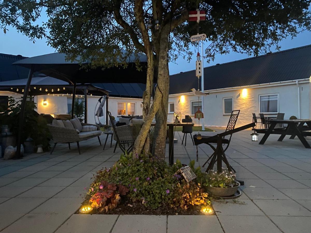 Motel Hune Apartments Блокхус Екстериор снимка