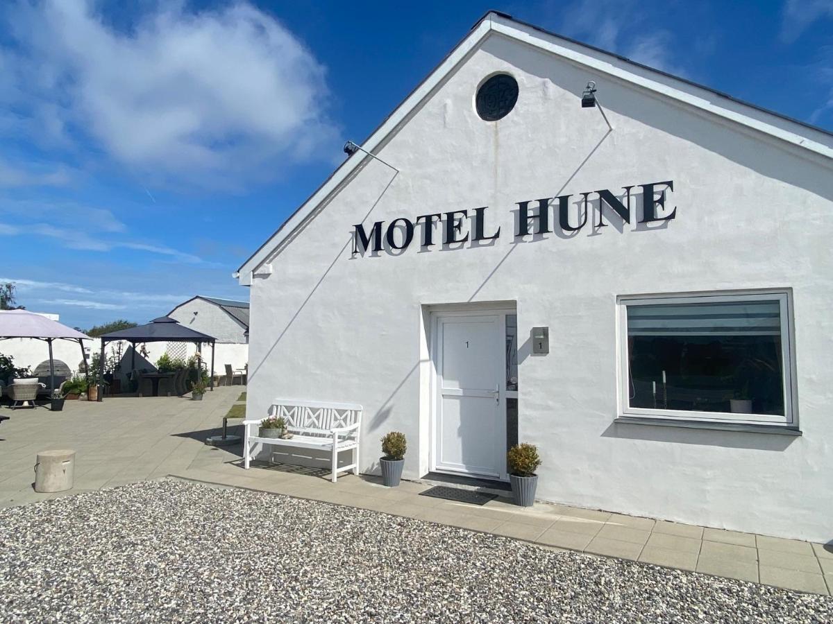 Motel Hune Apartments Блокхус Екстериор снимка
