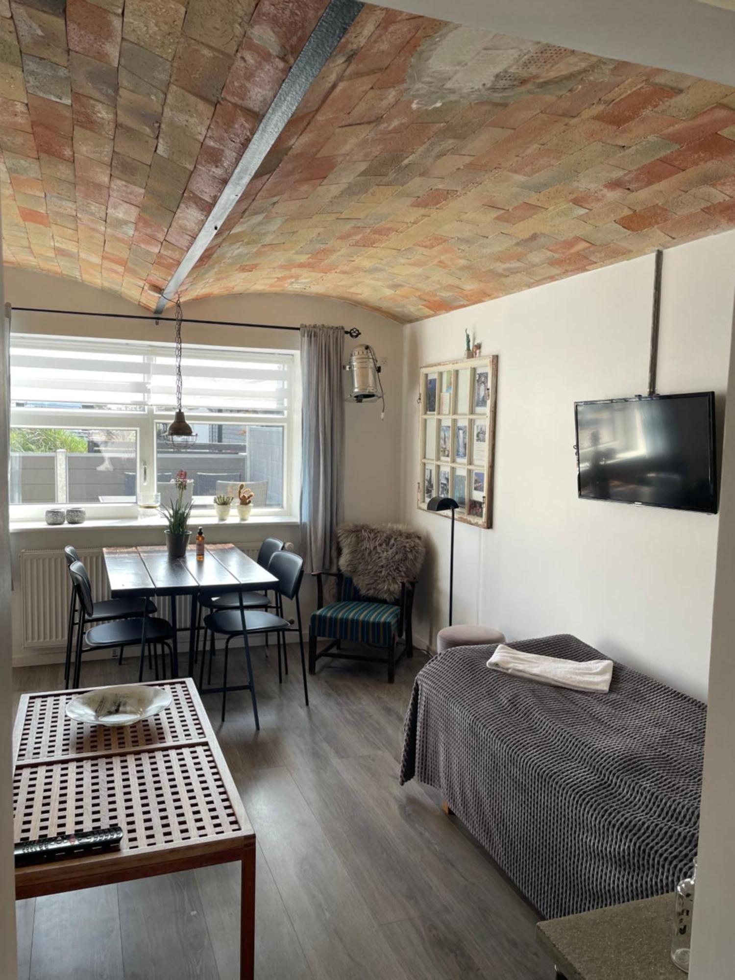 Motel Hune Apartments Блокхус Екстериор снимка